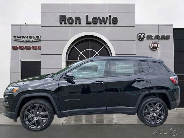 New 2026 Diamond Black Crystal Pearlcoat Jeep Limited image 1