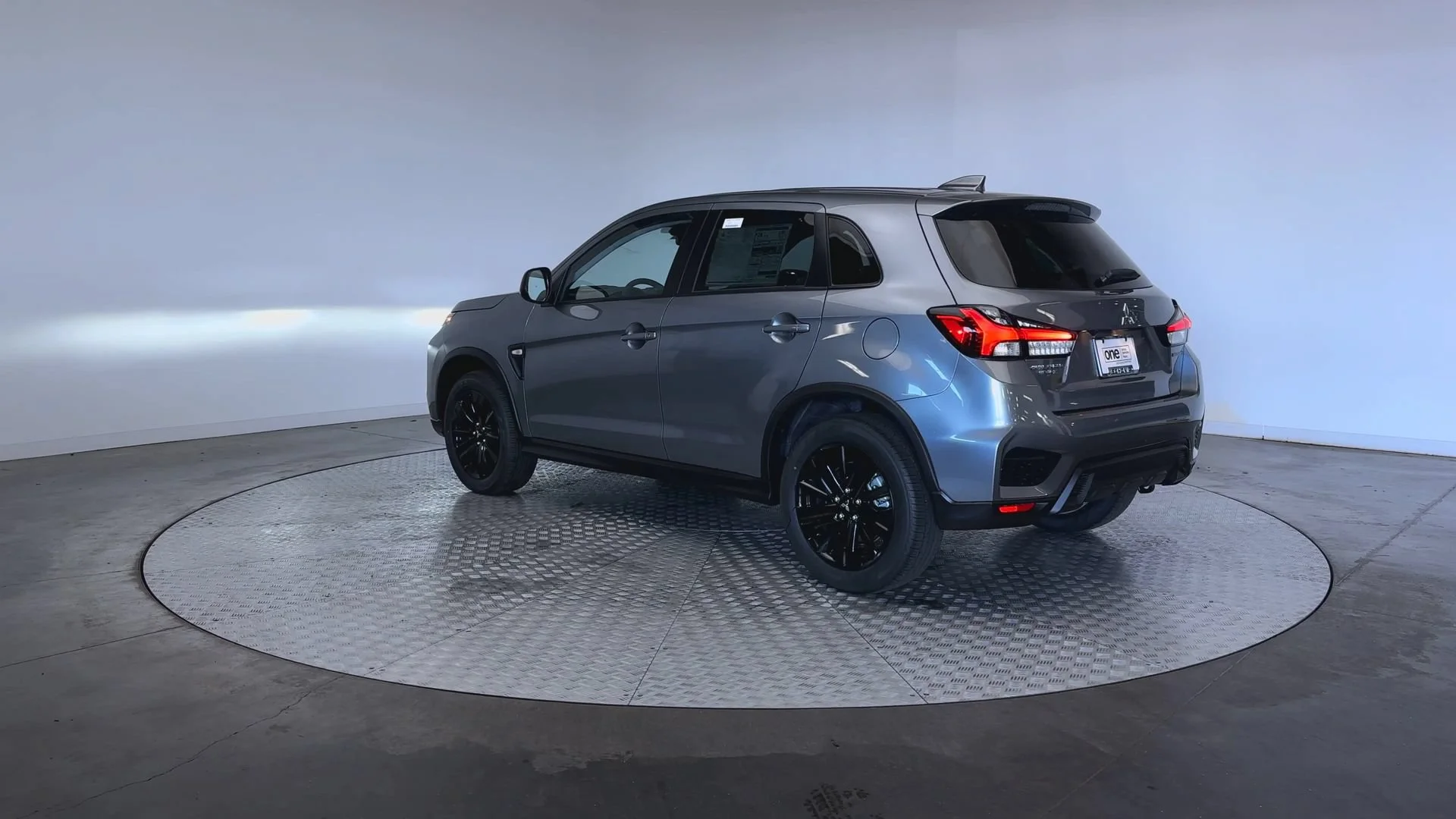 New 2026 Mercury Gray Metallic Mitsubishi LE image 6