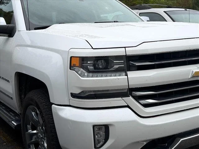 Used 2017 Iridescent Pearl Tricoat Chevrolet LTZ image 4