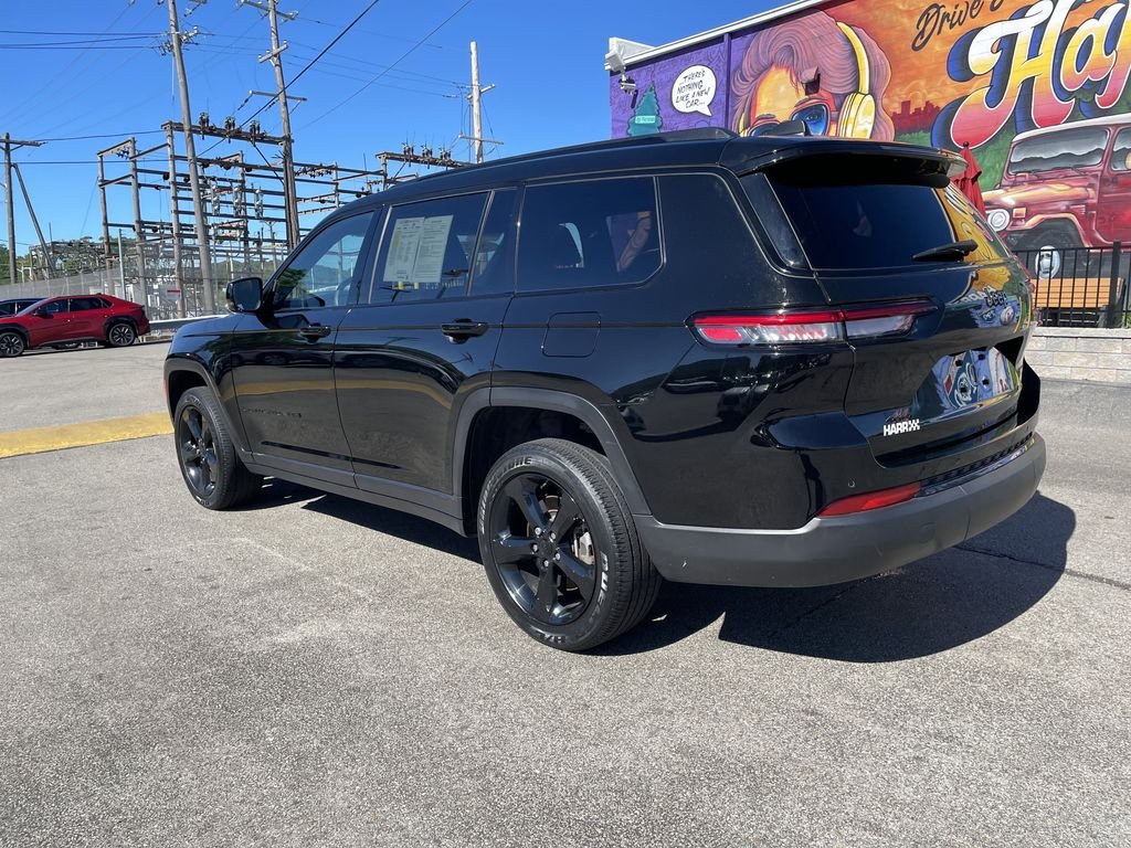 Used 2023 Black Jeep Altitude image 3