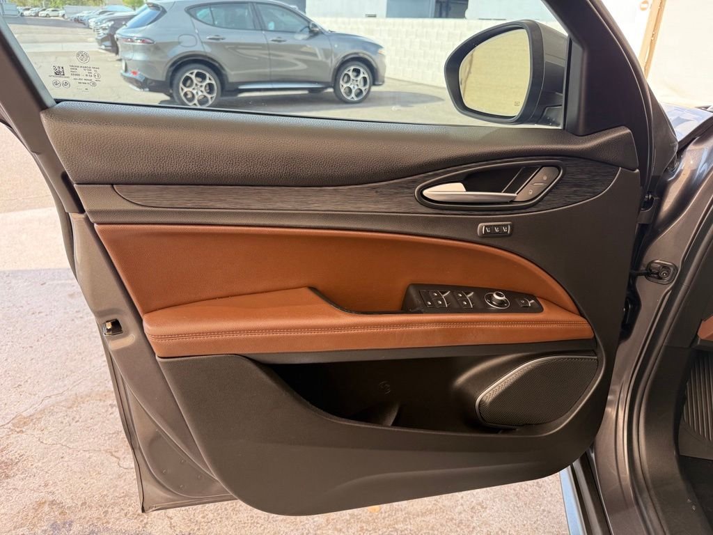 Used 2021 Gray Metallic Alfa Romeo Sprint image 28