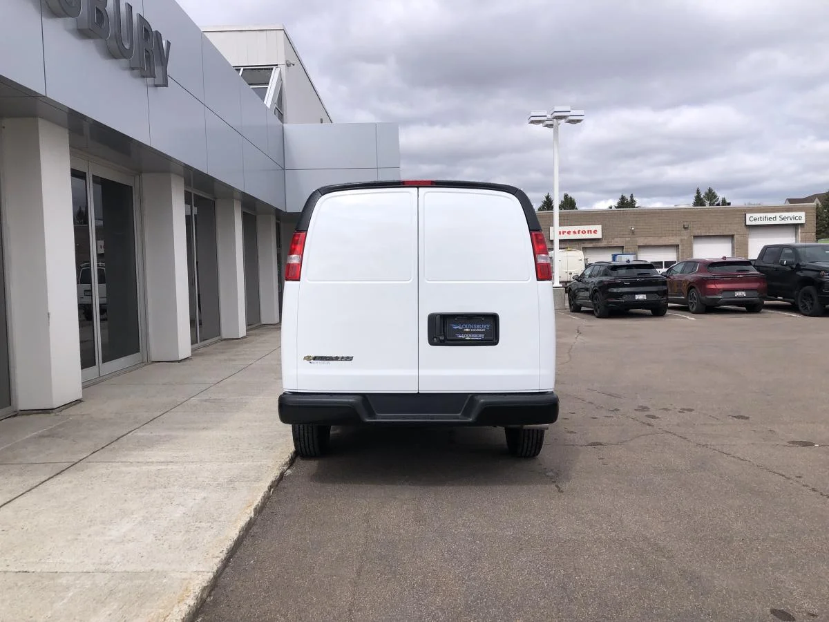 New 2026 White Chevrolet Rwd 3500 135 image 6