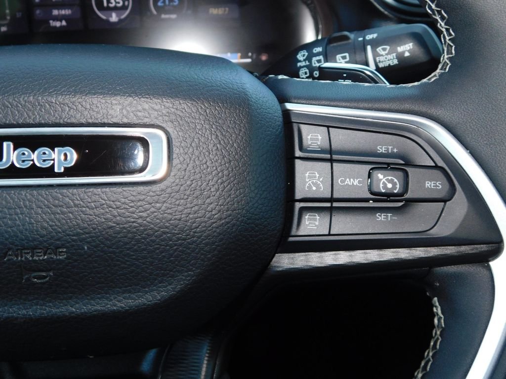 Used 2024 White Jeep Altitude image 31