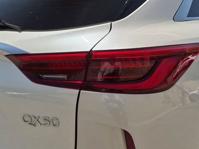 Certified Used 2020 Majestic White INFINITI LUXE image 11