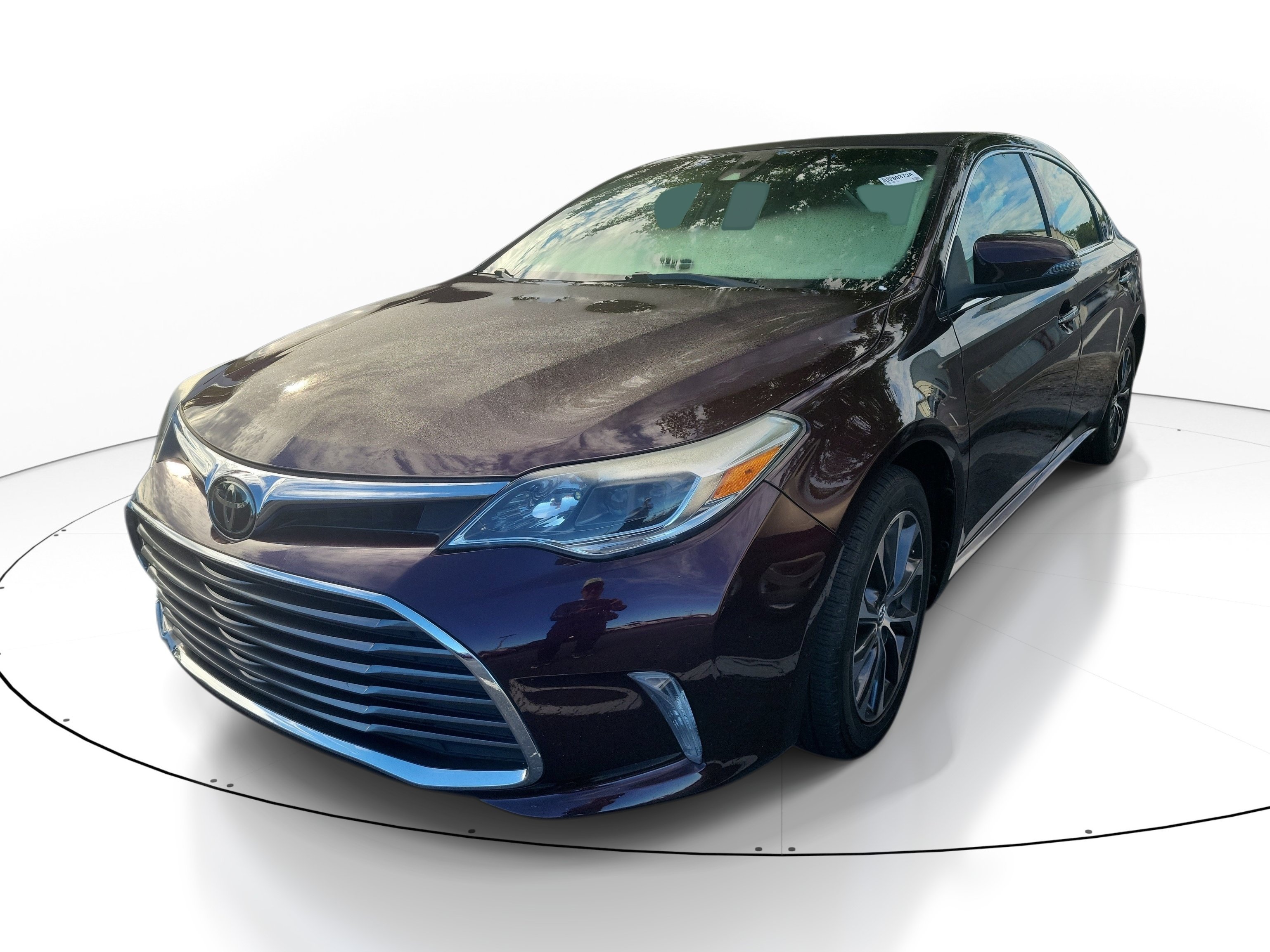 Used 2018 Sizzling Crimson Mica Toyota XLE Premium image 2