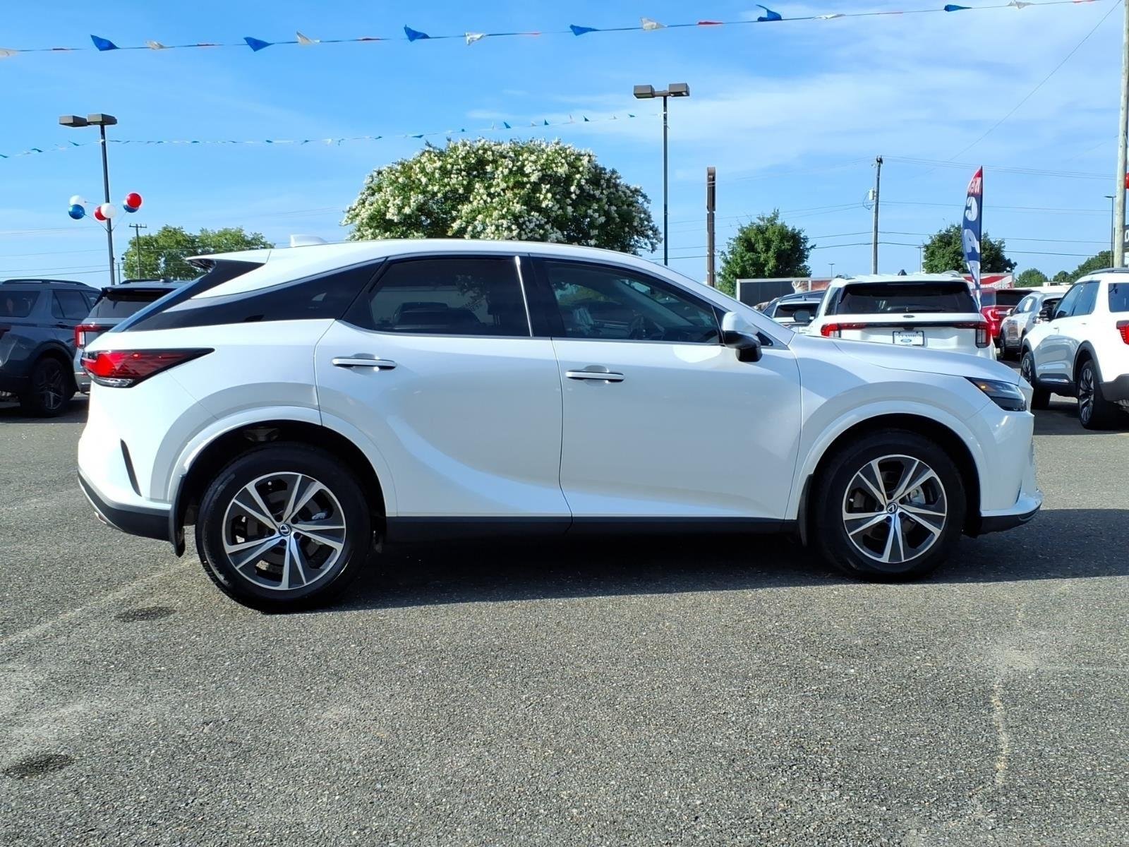 Used 2023 Eminent White Pearl Lexus RX 350 Luxury image 10