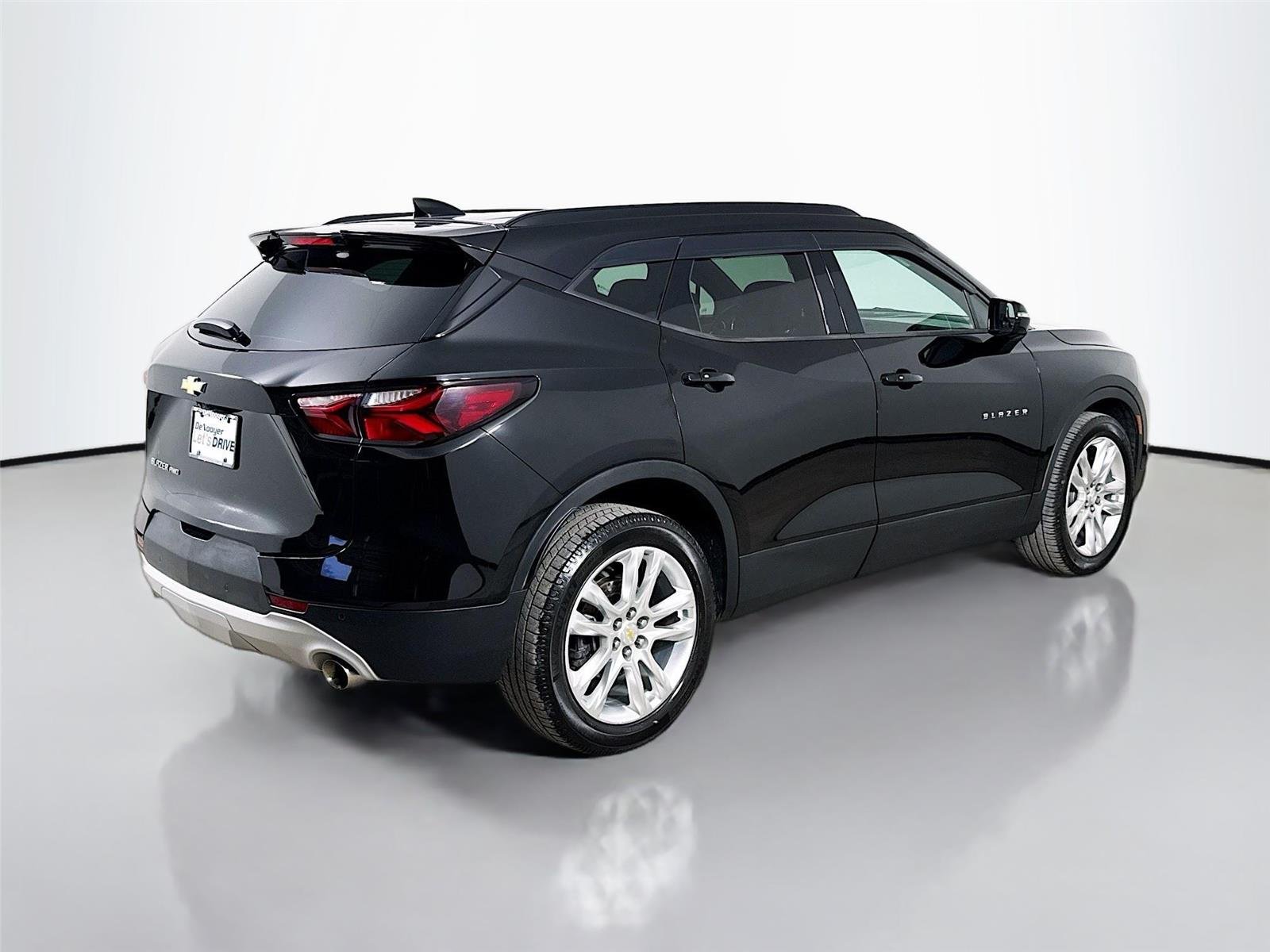 Used 2019 BLACK Chevrolet 4DR AWD LT image 9