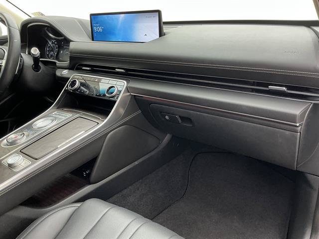 Used 2022 Savile Silver Genesis 4DR AWD 25T image 24