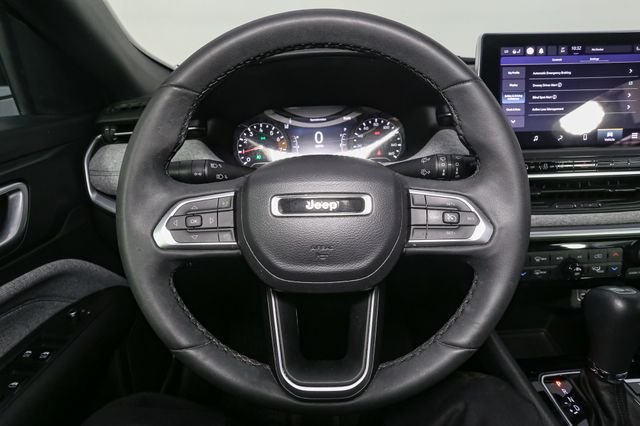 Used 2023 Black Jeep Latitude image 29