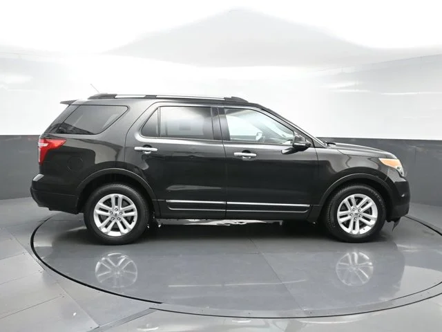 Used 2015 Black Ford XLT image 8