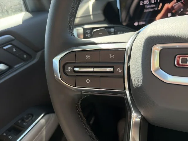 New 2027 Silver GMC Elevation image 23