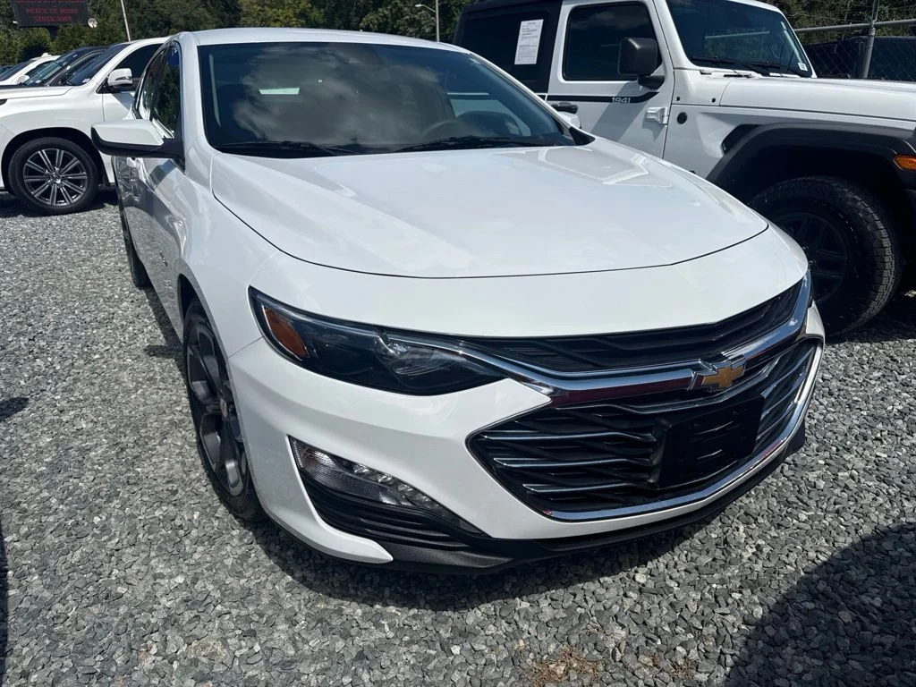 Used 2024 White Chevrolet LT image 2