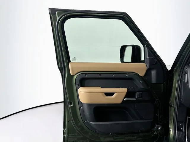 Used 2026  Land Rover X image 11