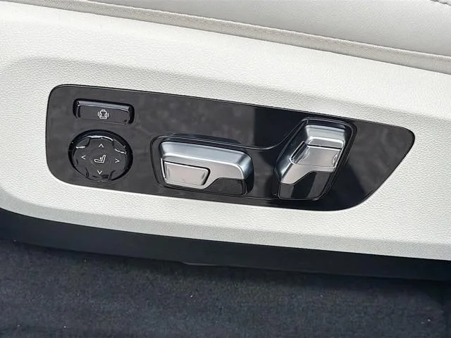 New 2026 Skyscraper Grey Metallic BMW xDrive50e image 25