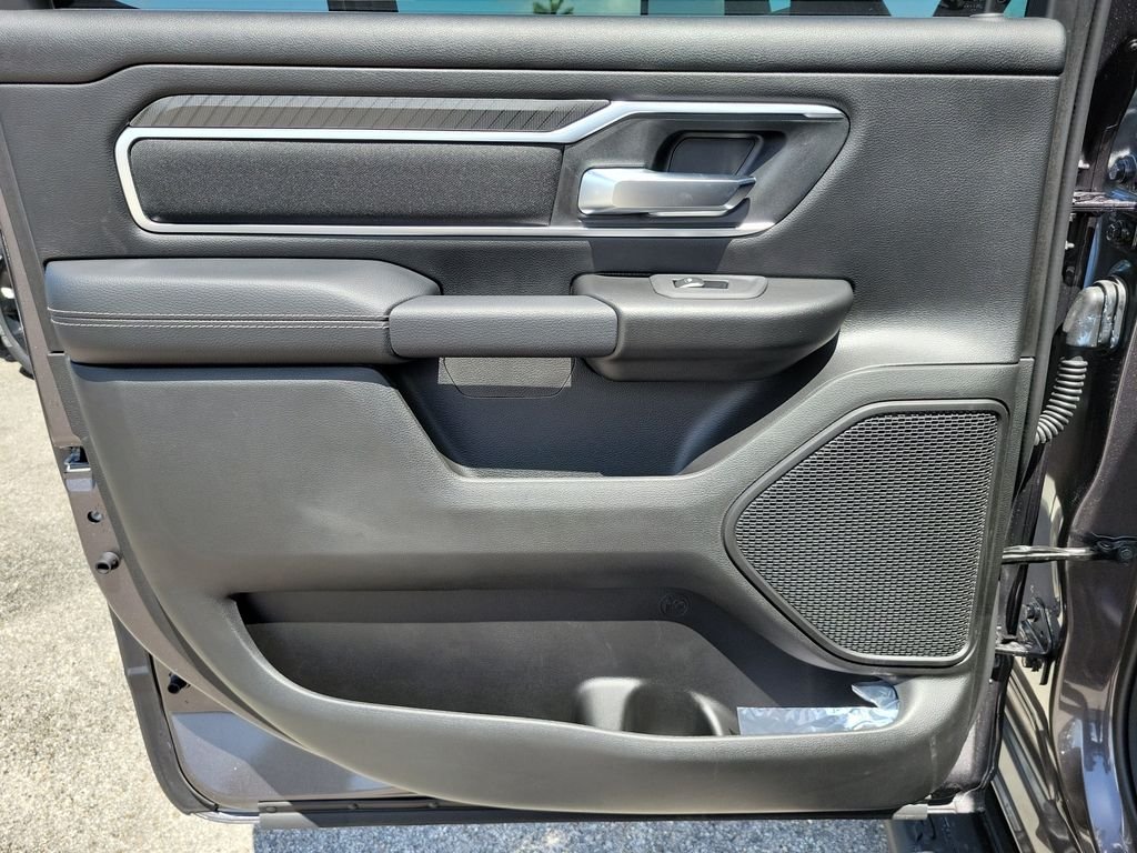 New 2026 Granite Crystal Metallic Clear-Coat Exterior Paint RAM Big Horn/Lone Star image 19