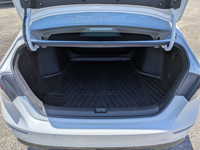 Used 2023 White Honda Touring image 30