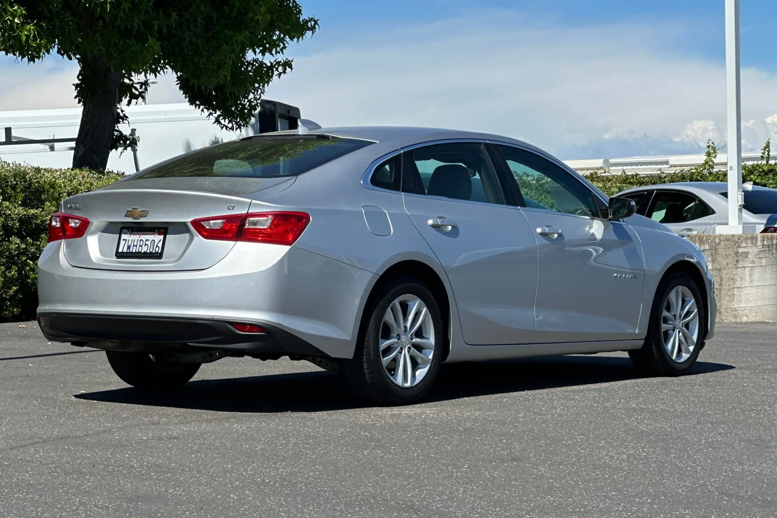 Used 2017 Silver Ice Metallic Chevrolet LT image 4