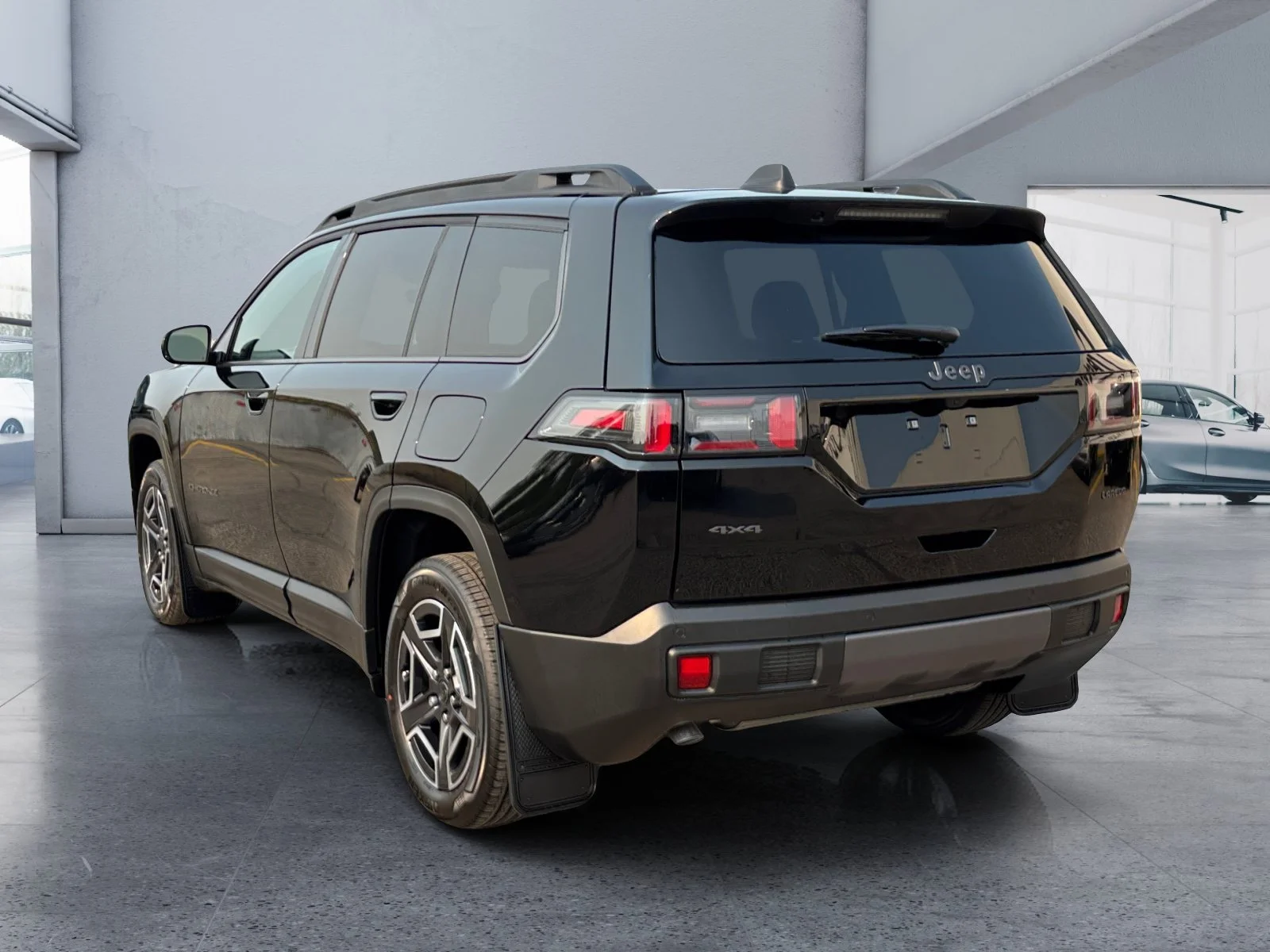 New 2026 Diamond Black Crystal Pearl Jeep Laredo image 3