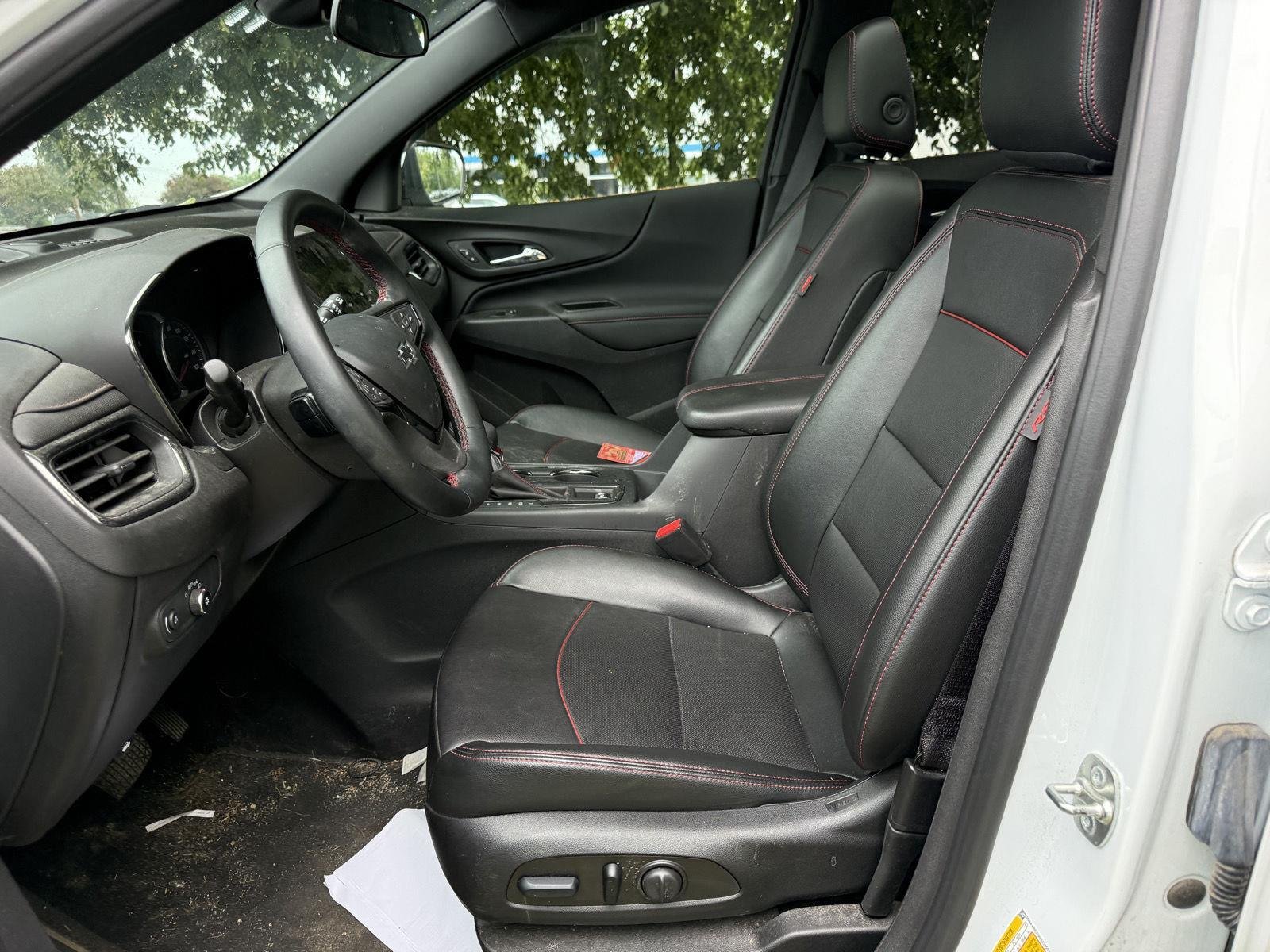 Used 2024 Summit White Chevrolet RS image 3