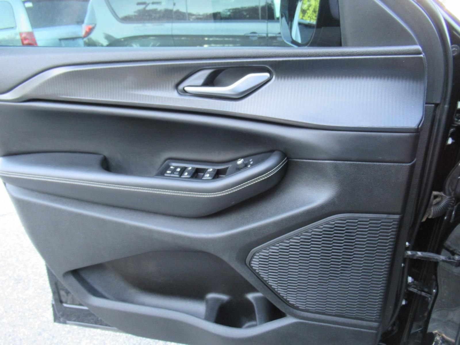 Used 2023 Black Jeep Altitude X image 20