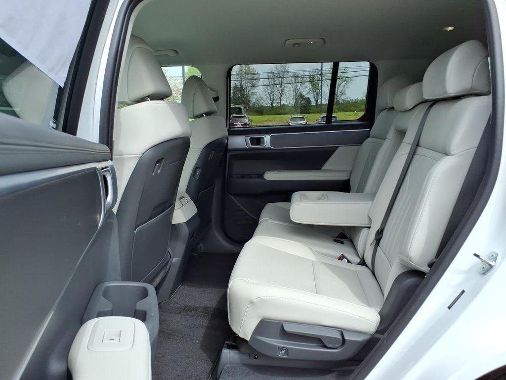 New 2026 White Hyundai SEL image 10