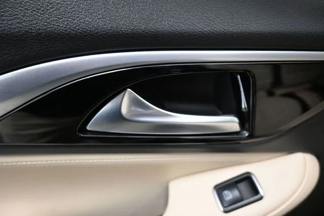 Used 2019 Black INFINITI LUXE image 11