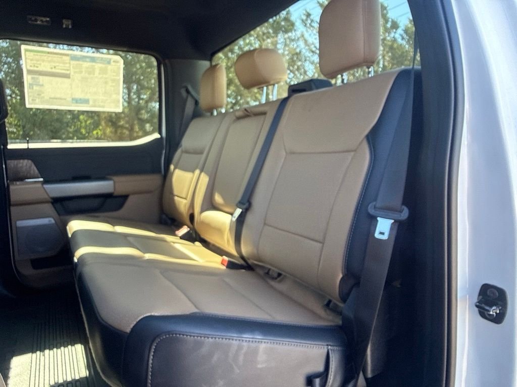 New 2026 Oxford White Ford Lariat image 32