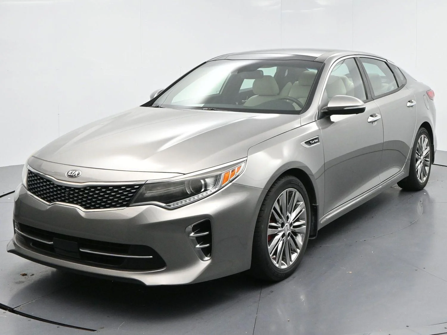 Used 2016 Titanium Silver Kia SXL Turbo image 3
