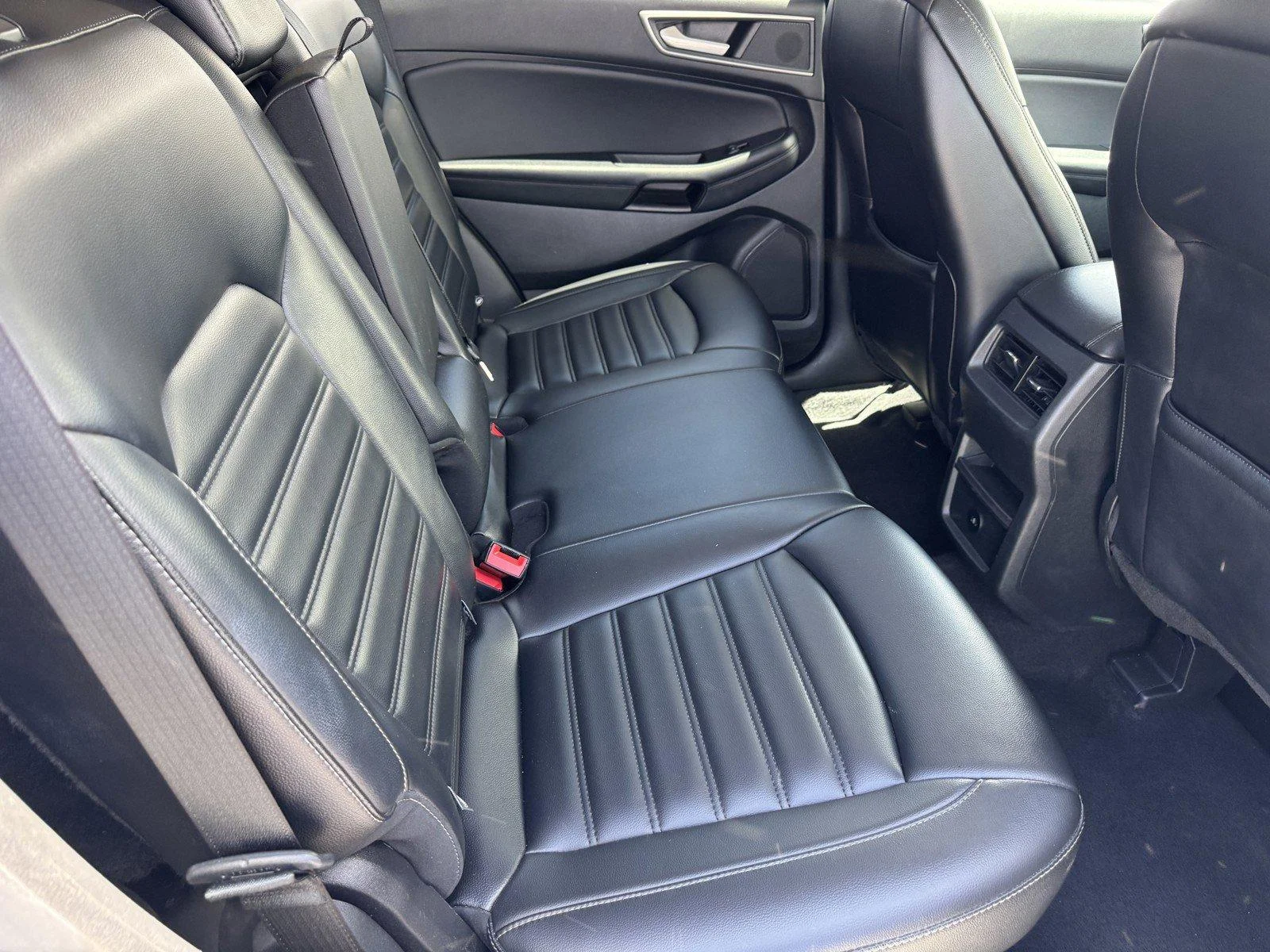 Used 2023  Ford SEL image 10