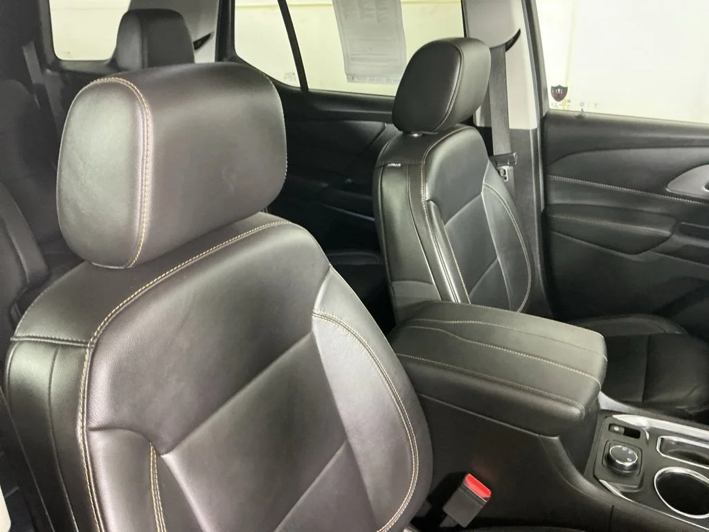 Used 2021 GRAPHITE METALLIC Chevrolet RS image 22