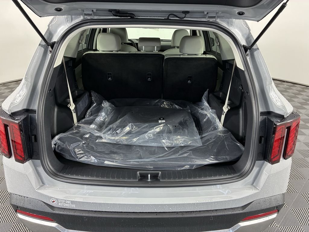 New 2026 Wolf Gray Kia S image 29