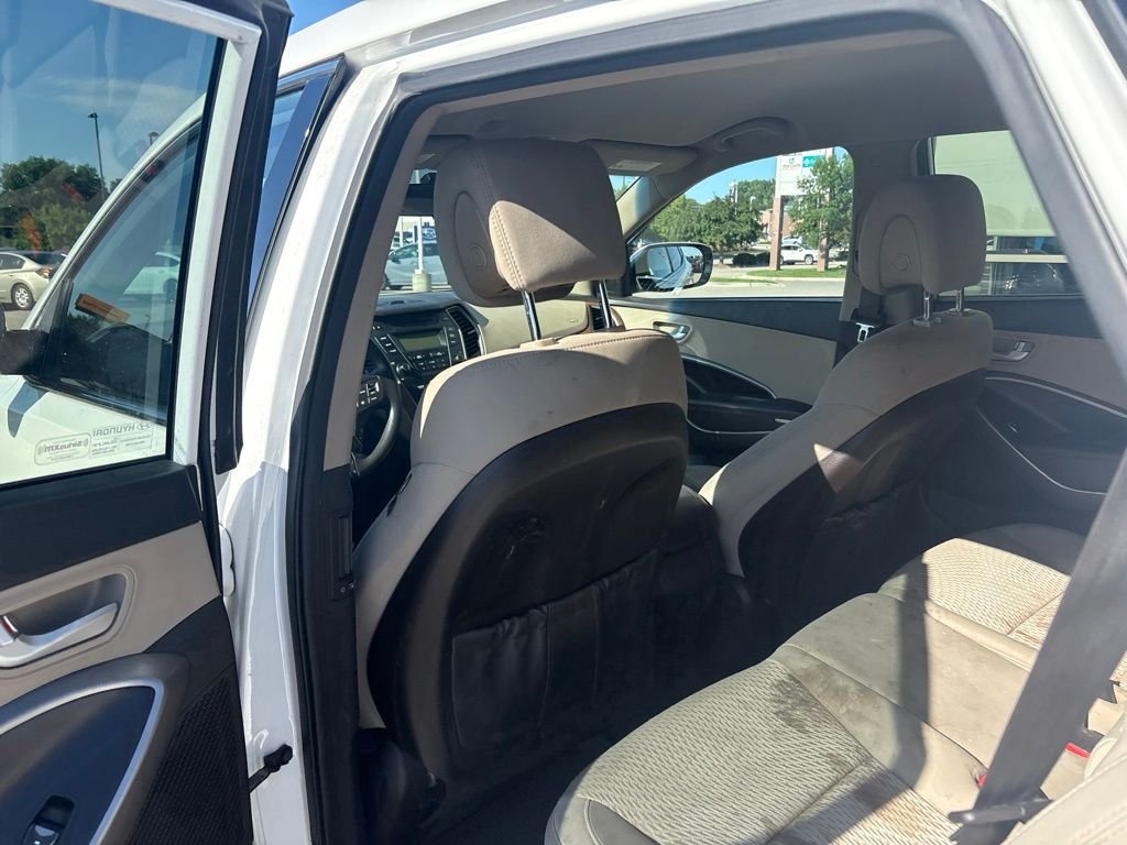 Used 2016 White Hyundai 2.4 Base image 29