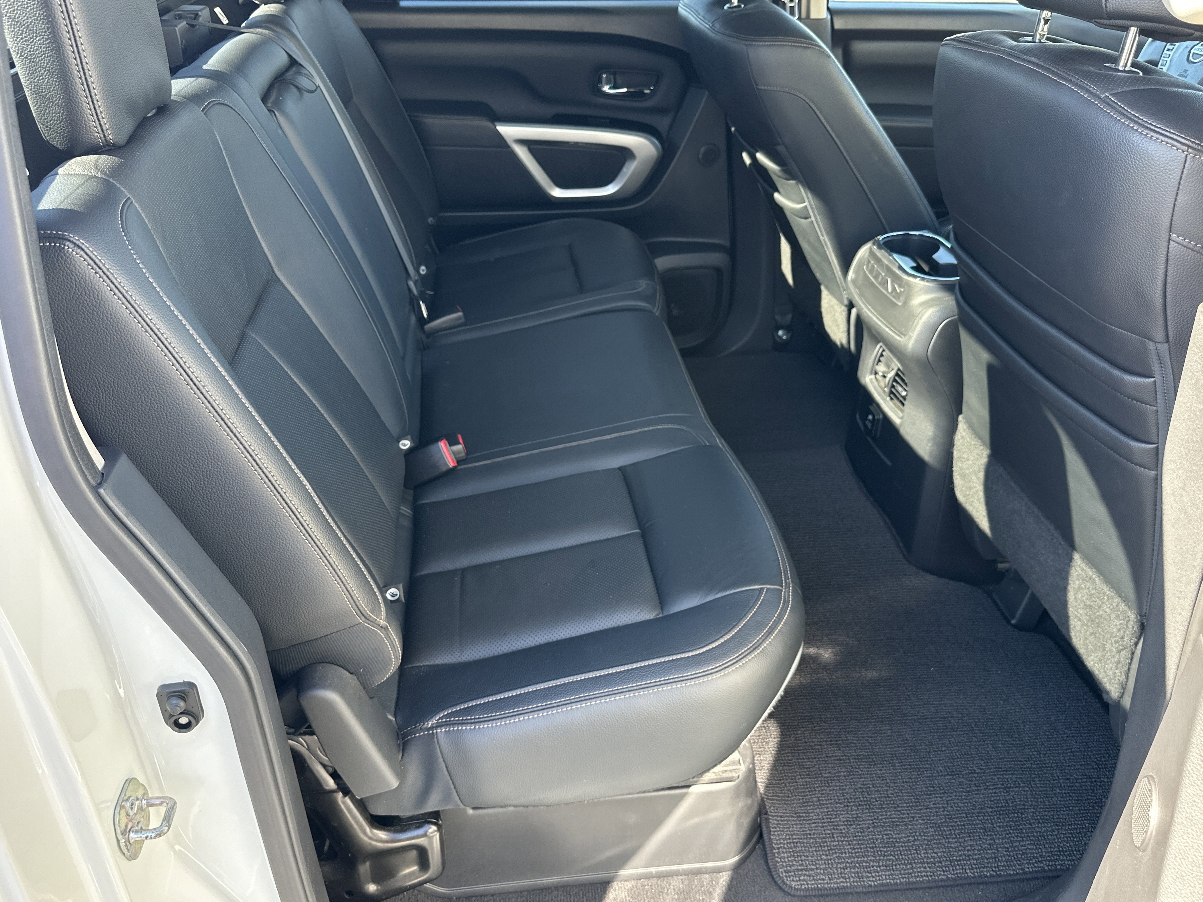 Used 2018 Pearl White Nissan SL image 16
