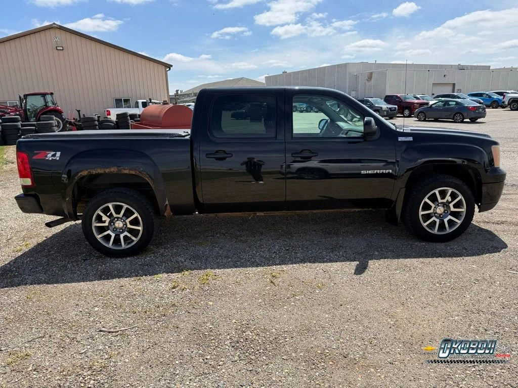 Used 2011 GMC Sierra 1500 SLT with VIN 3GTP2WE33BG341194 for sale in Spirit Lake, IA