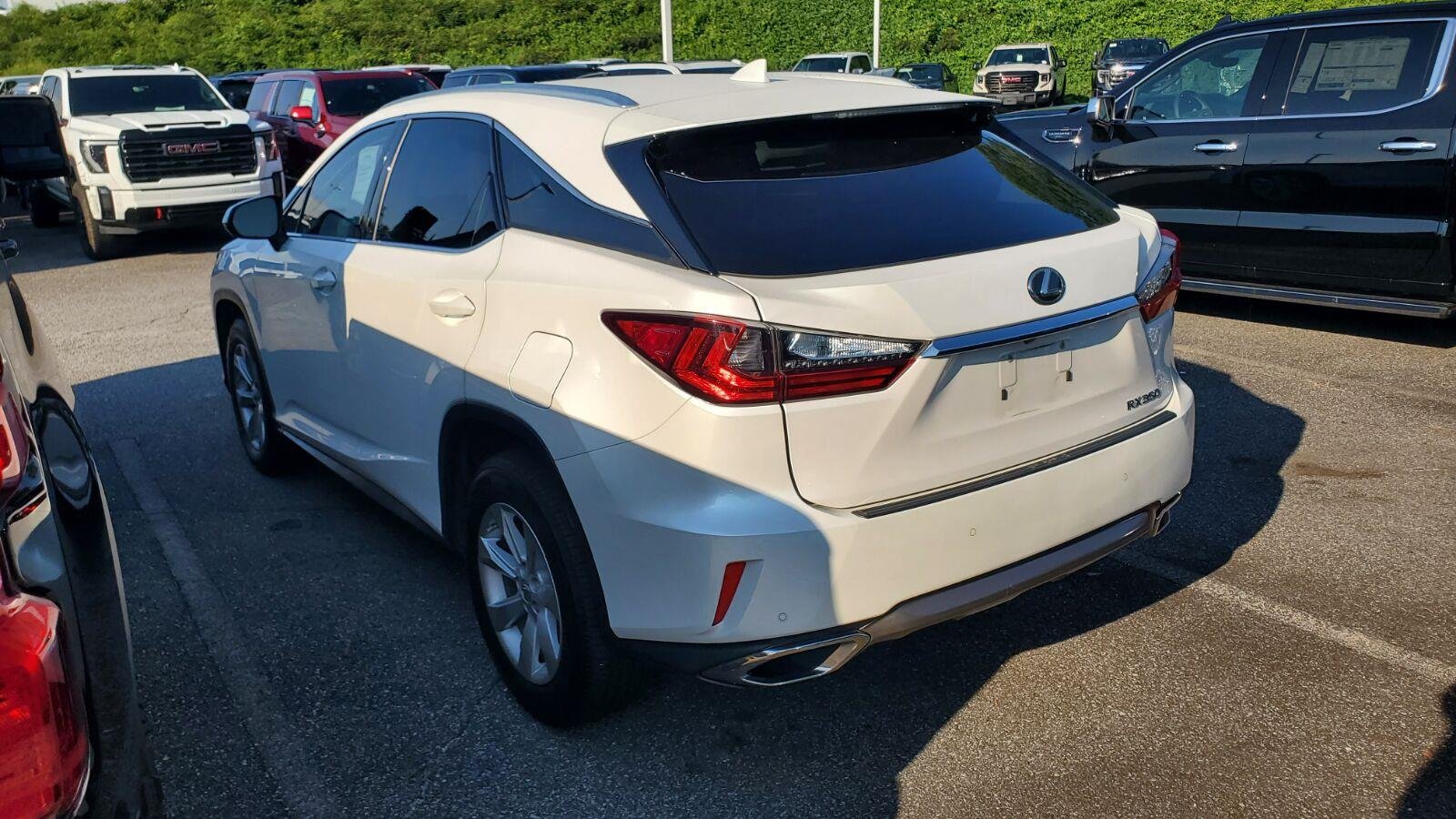 Used 2016 Eminent White Pearl Lexus FWD 4dr image 8