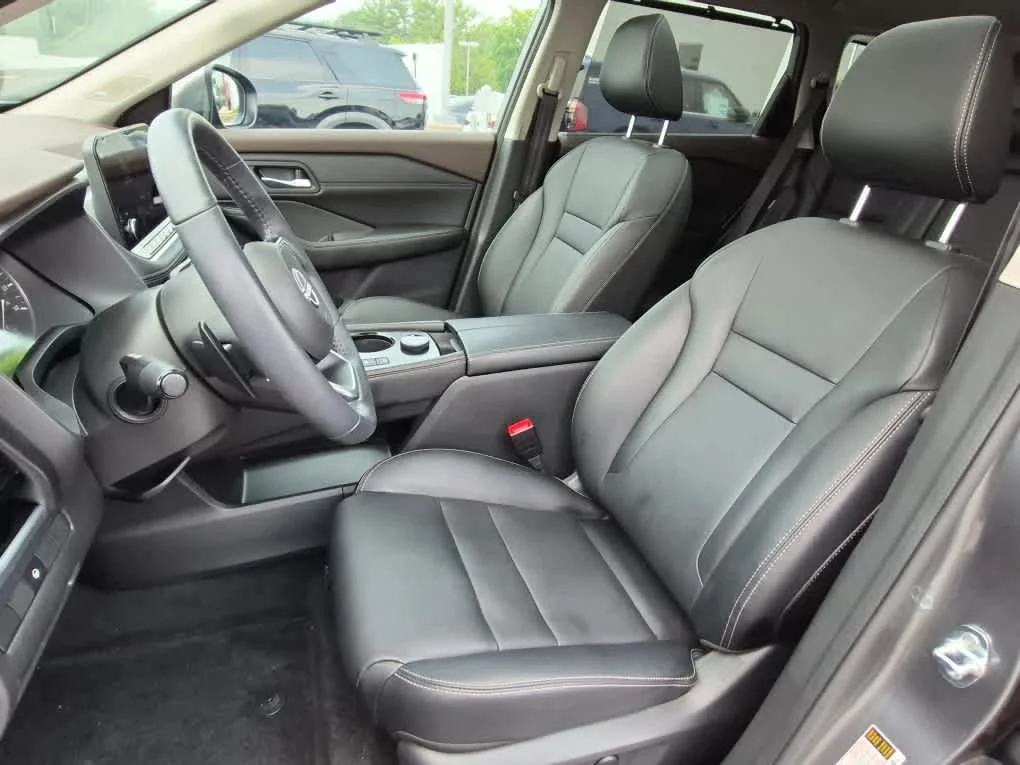 Used 2023 Gun Metallic Nissan SL image 10