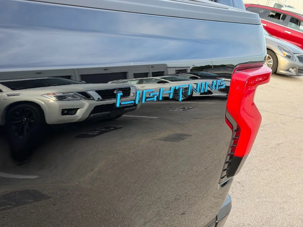 Used 2025 Black Metallic Ford XLT image 16