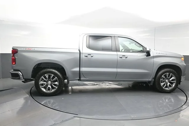 Used 2024 Gray Chevrolet LT image 8