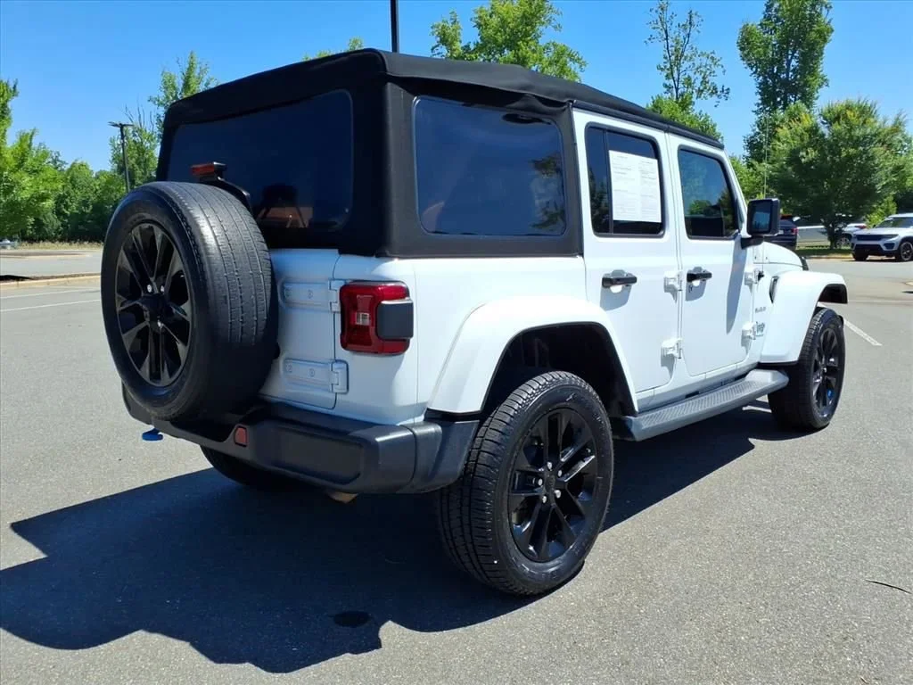 Used 2023 White Jeep Sahara 4x4 image 31
