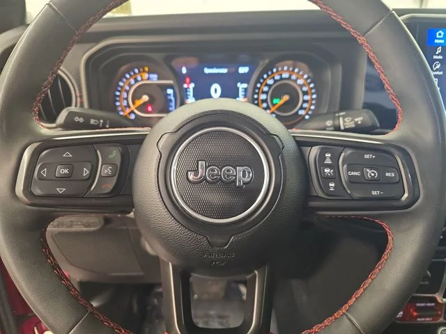 Used 2024 Tuscadero Pearlcoat Jeep Rubicon image 32