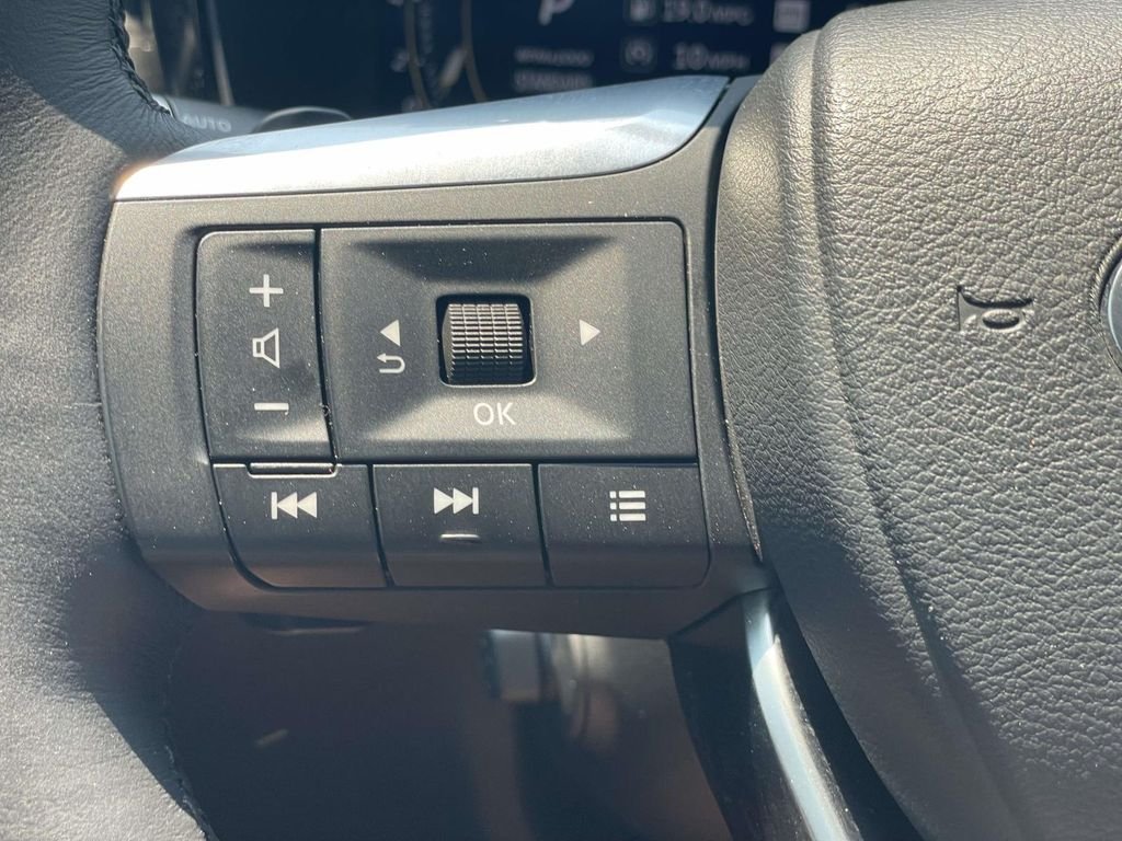 Used 2026 Blue INFINITI LUXE image 23