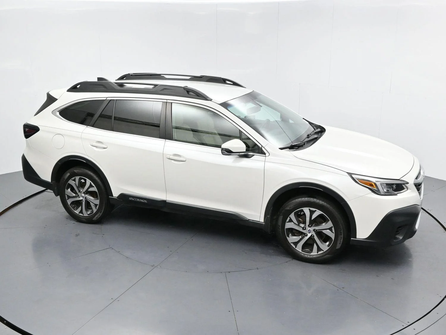 Used 2022 Crystal White Pearl Subaru Limited image 34