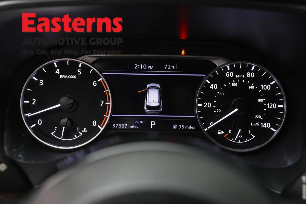 Used 2023 Blue Nissan S image 18