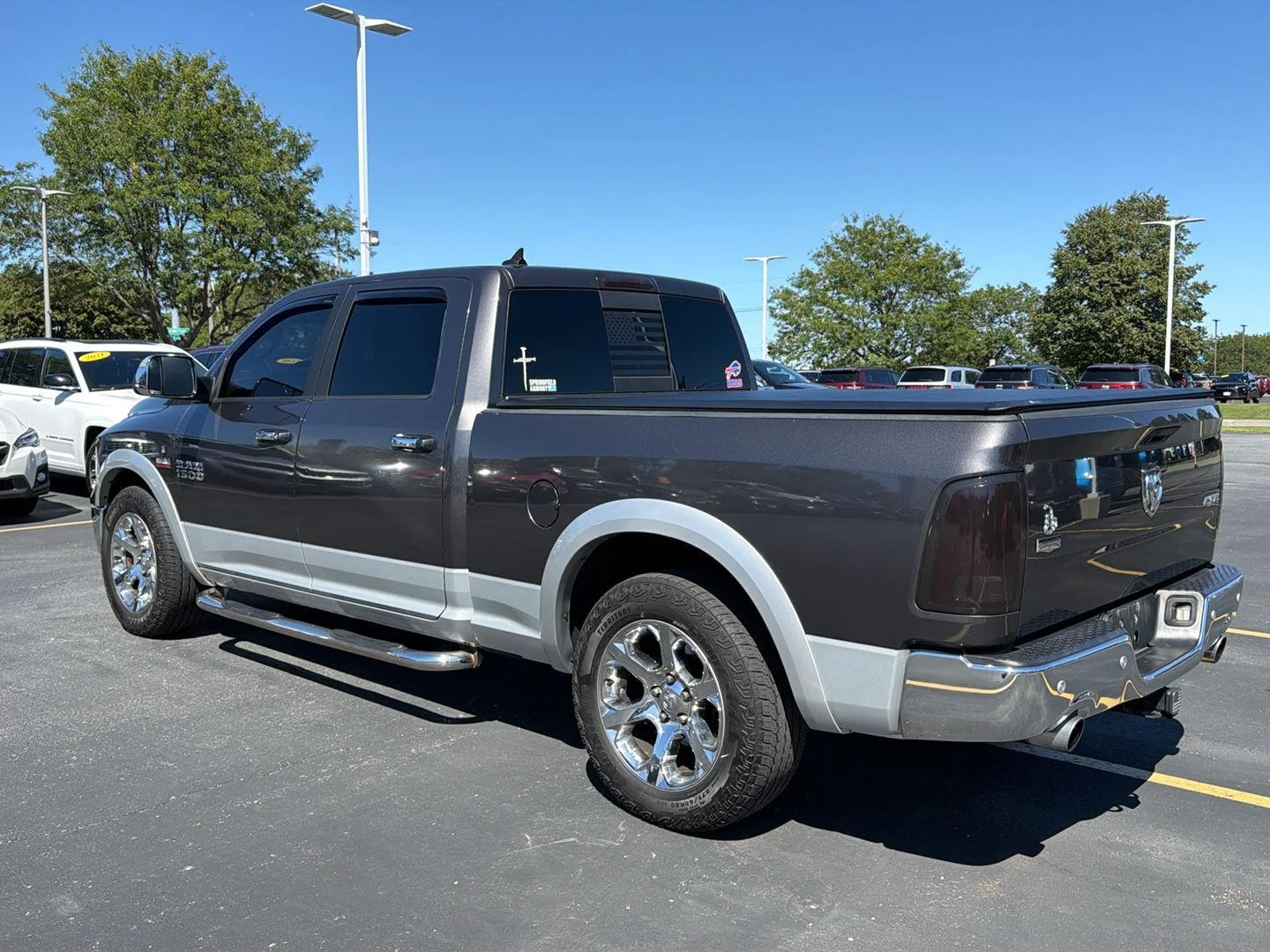 Used 2018  RAM Laramie image 3