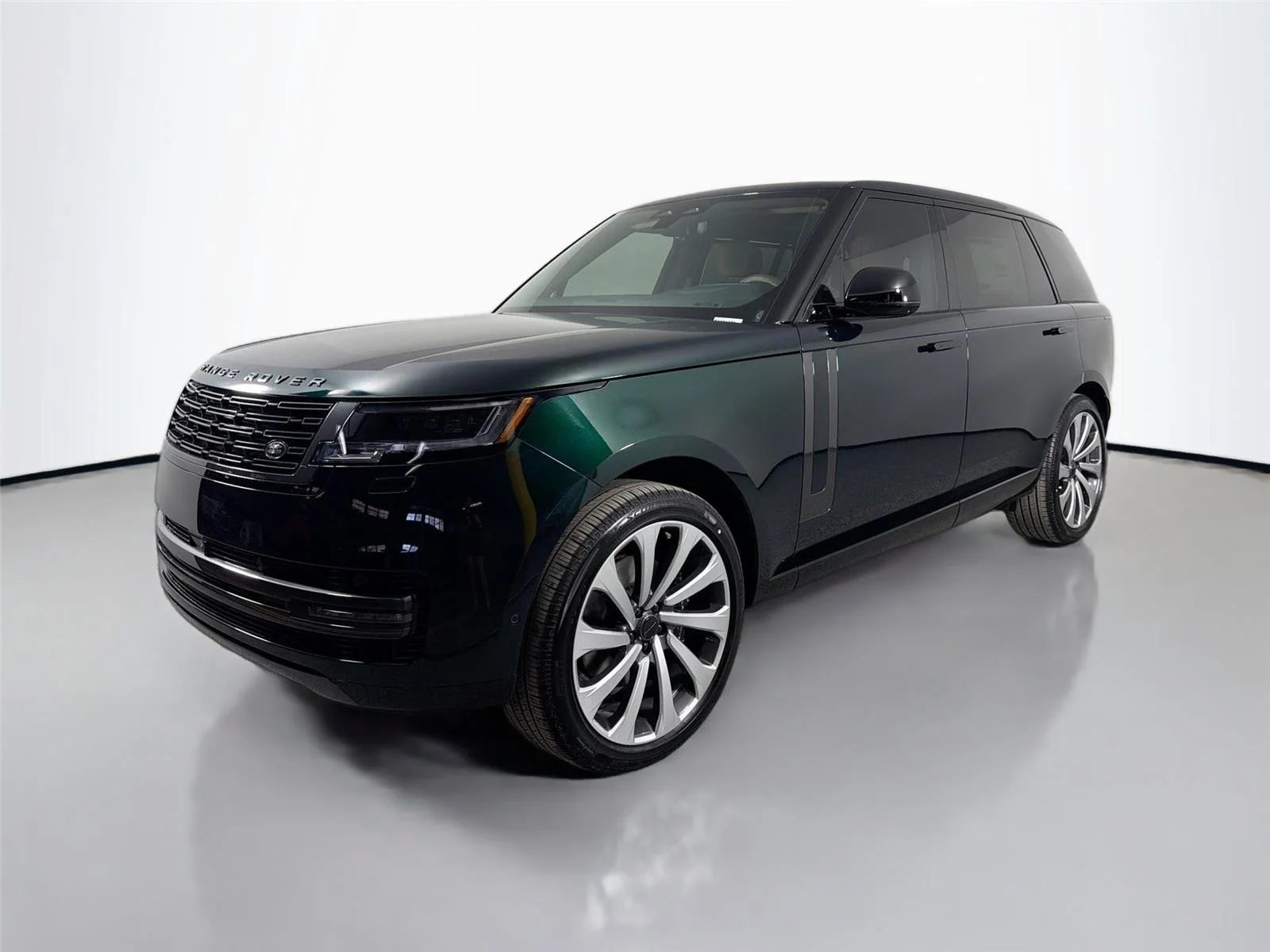 2026 Land Rover Range Rover 3.0 SE LWB 7's photo