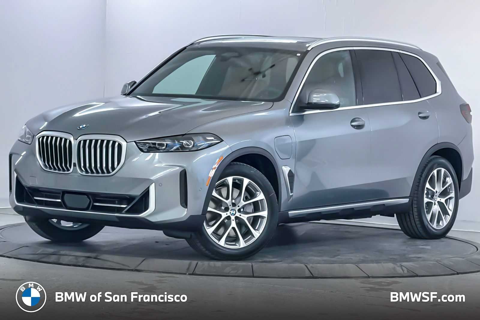 2026 BMW X5 xDrive50e's photo
