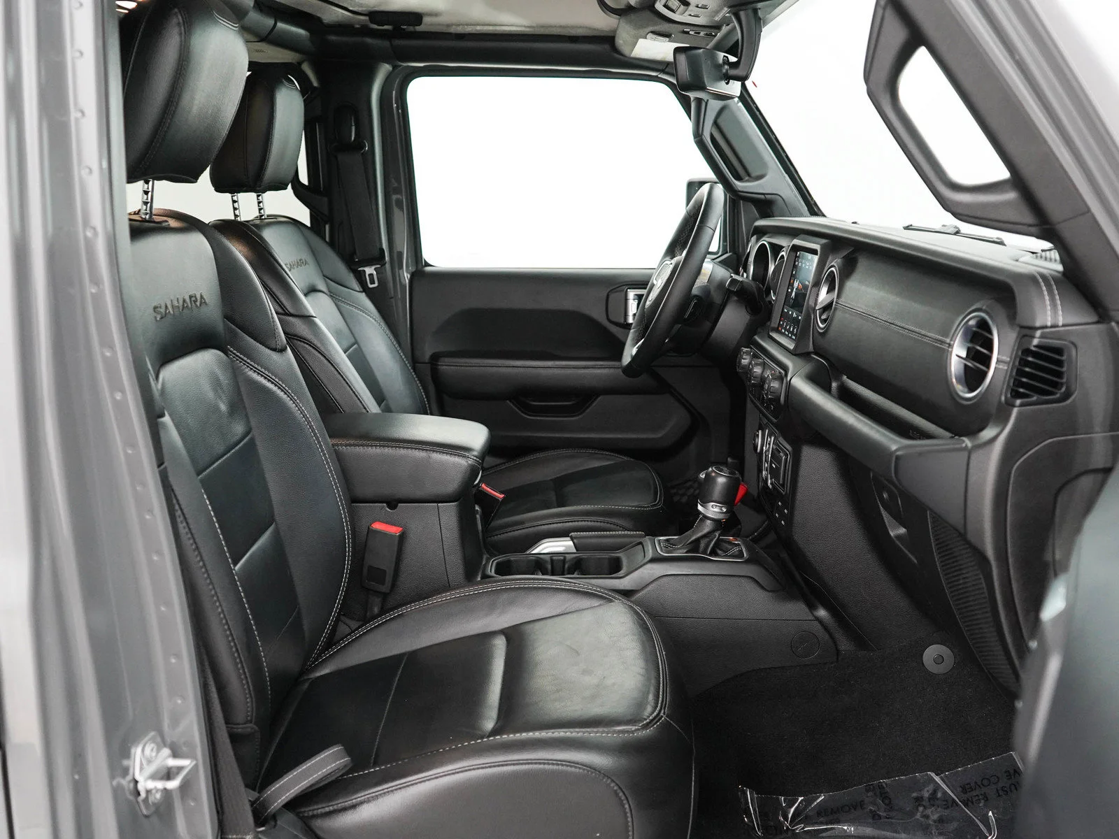 Used 2019 Sting-Gray Clearcoat Jeep Unlimited Sahara image 11