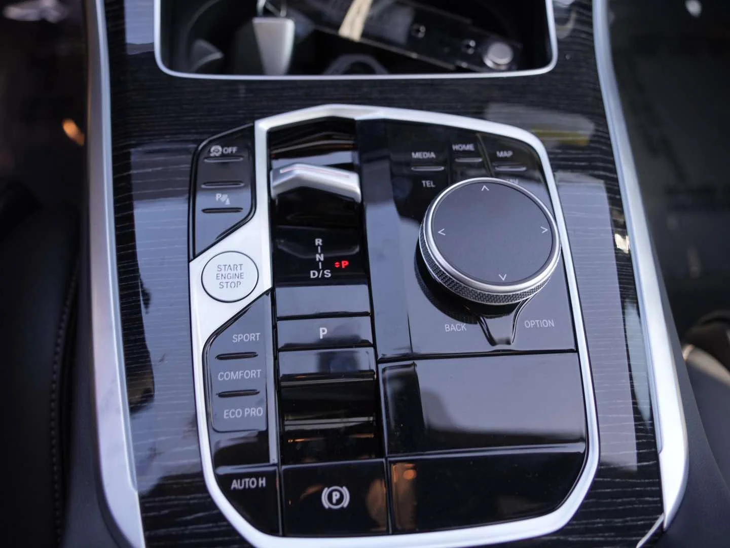 New 2026 Alpine White BMW sDrive40i image 19