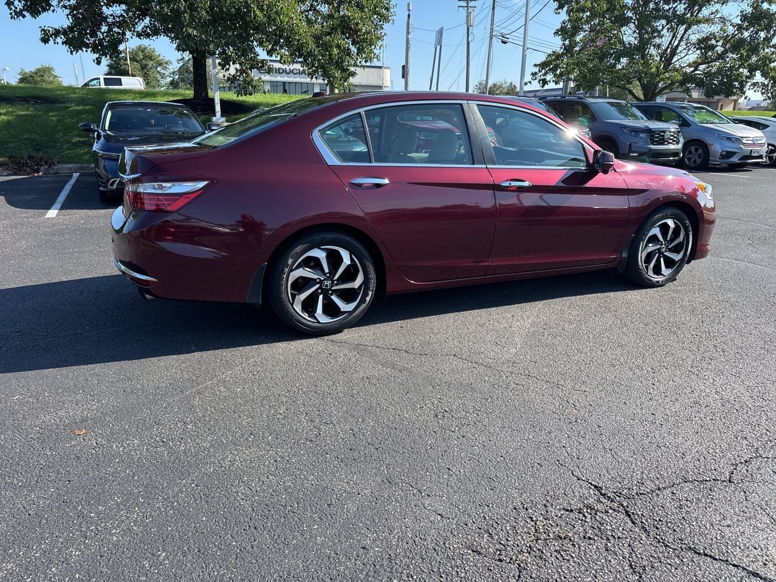 Used 2016 Basque Red Pearl II Honda EX-L image 26