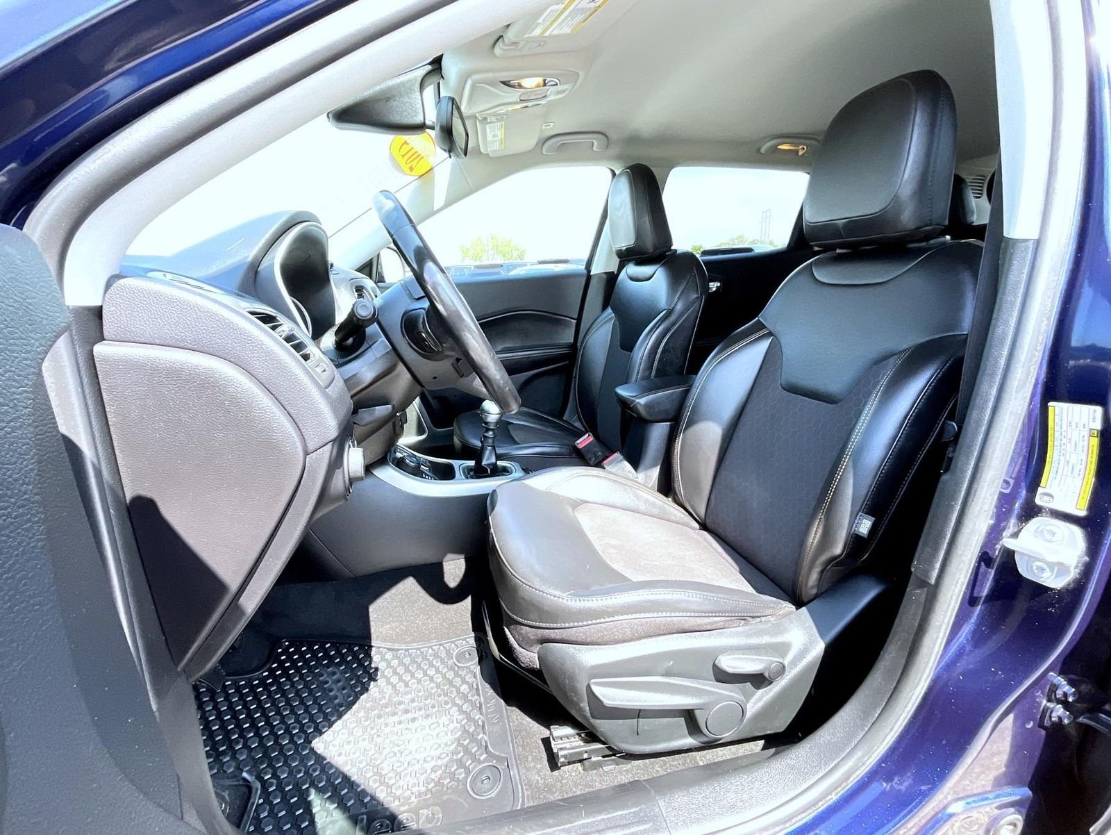 Used 2019 Blue Jeep Latitude image 10